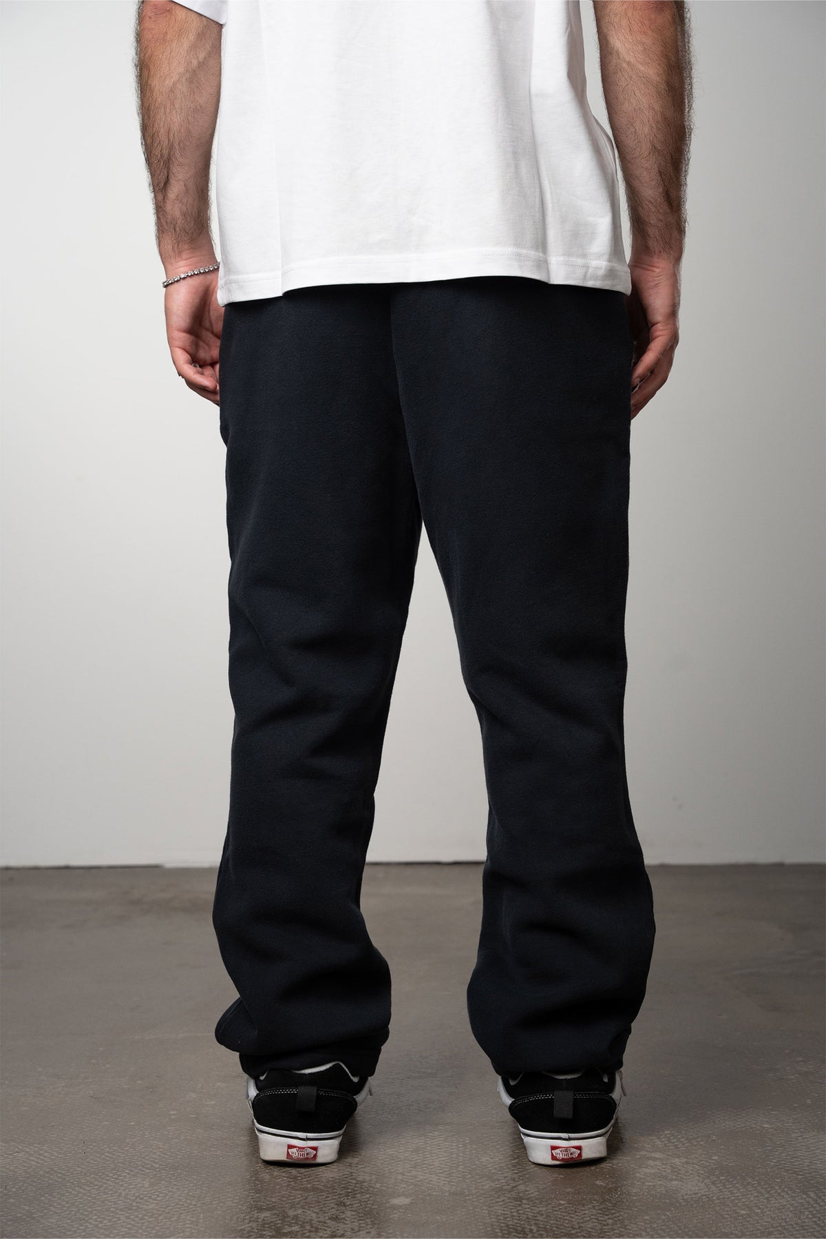 v1 SWEATPANTS | M