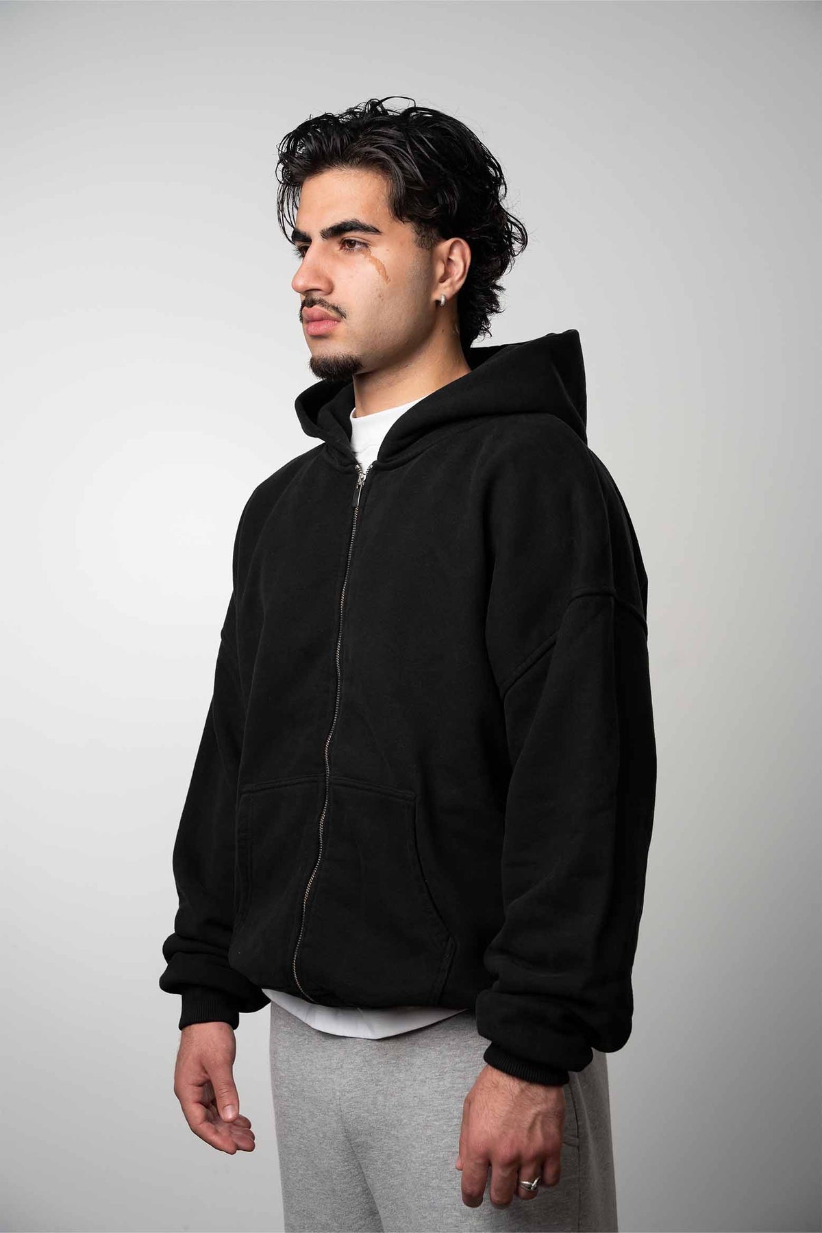 v1 ZIP-HOODIE | M